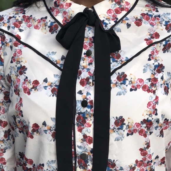 New Mini Floral Shift Dress - Picture 6 of 8